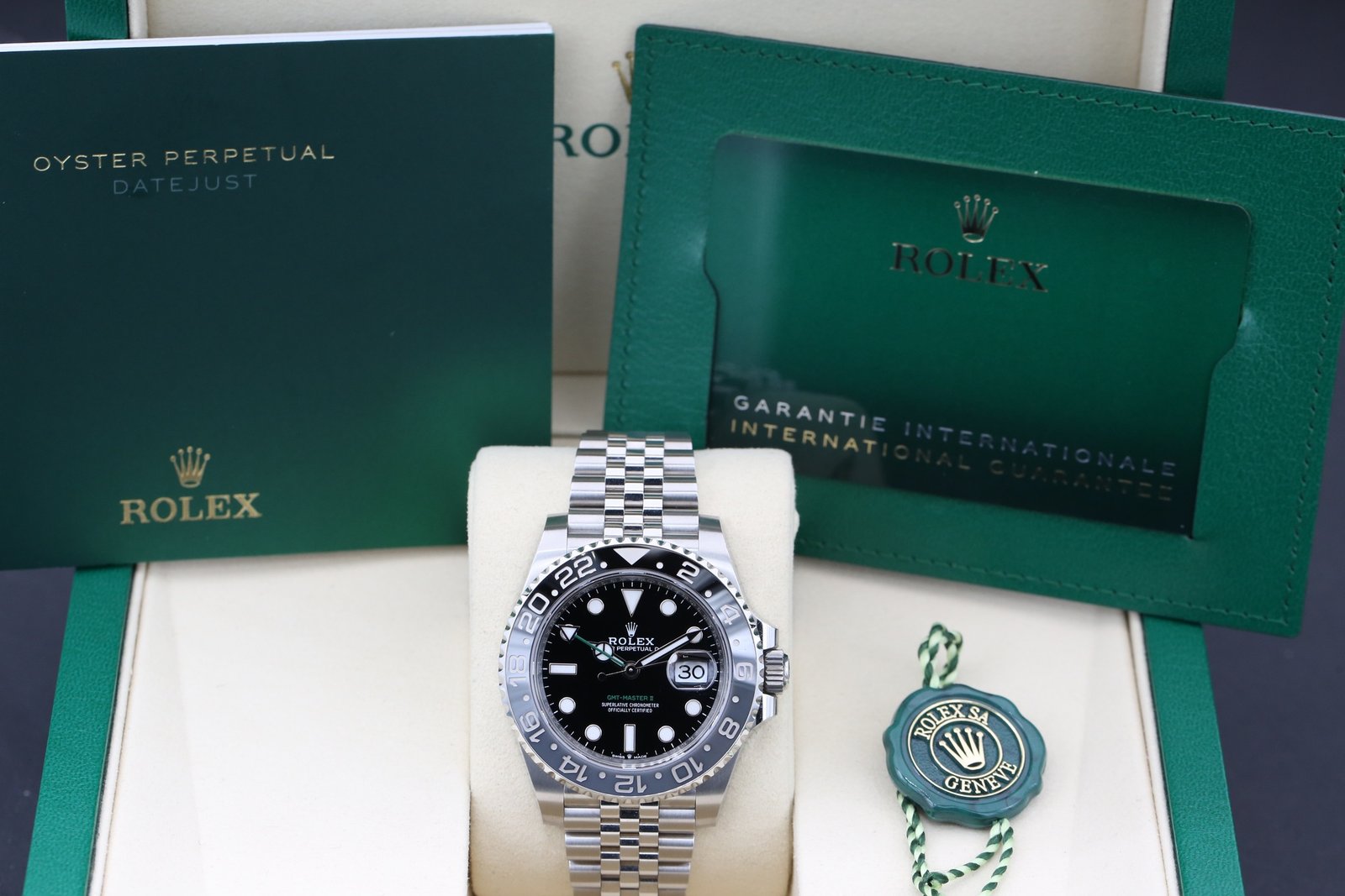 Rolex 126710GRNR Black GMT MASTER II 40mm 2025 Bruce Wayne 7 0163a8e6 d448 4f74 a0c3 14240953e3e8