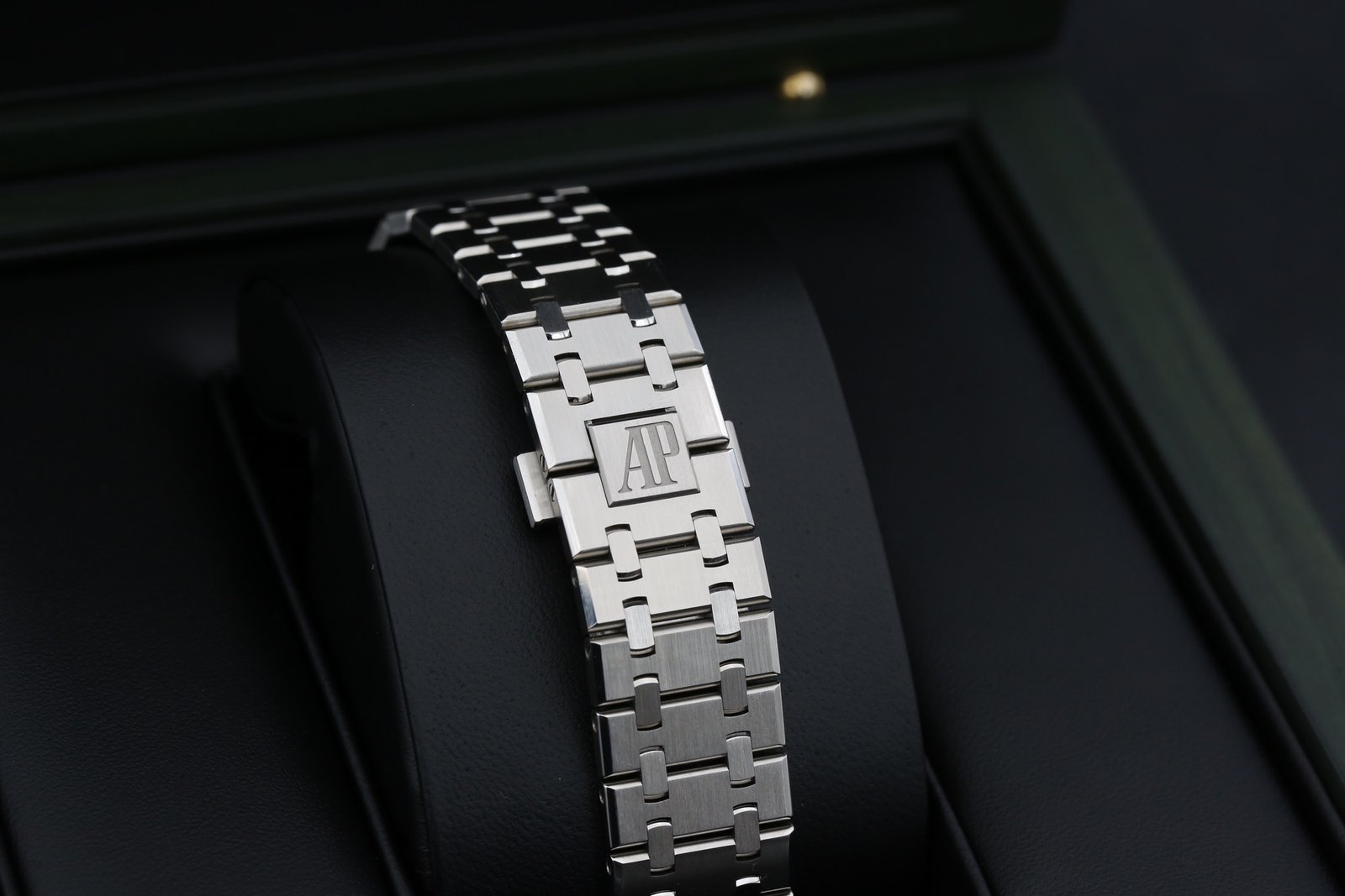 Audemars Piguet 26240ST.OO.1320ST.04 Green ROYAL OAK CHRONOGRAPH 41mm 2025 10 200d25b6 1547 4c65 8454 ce08fa973269