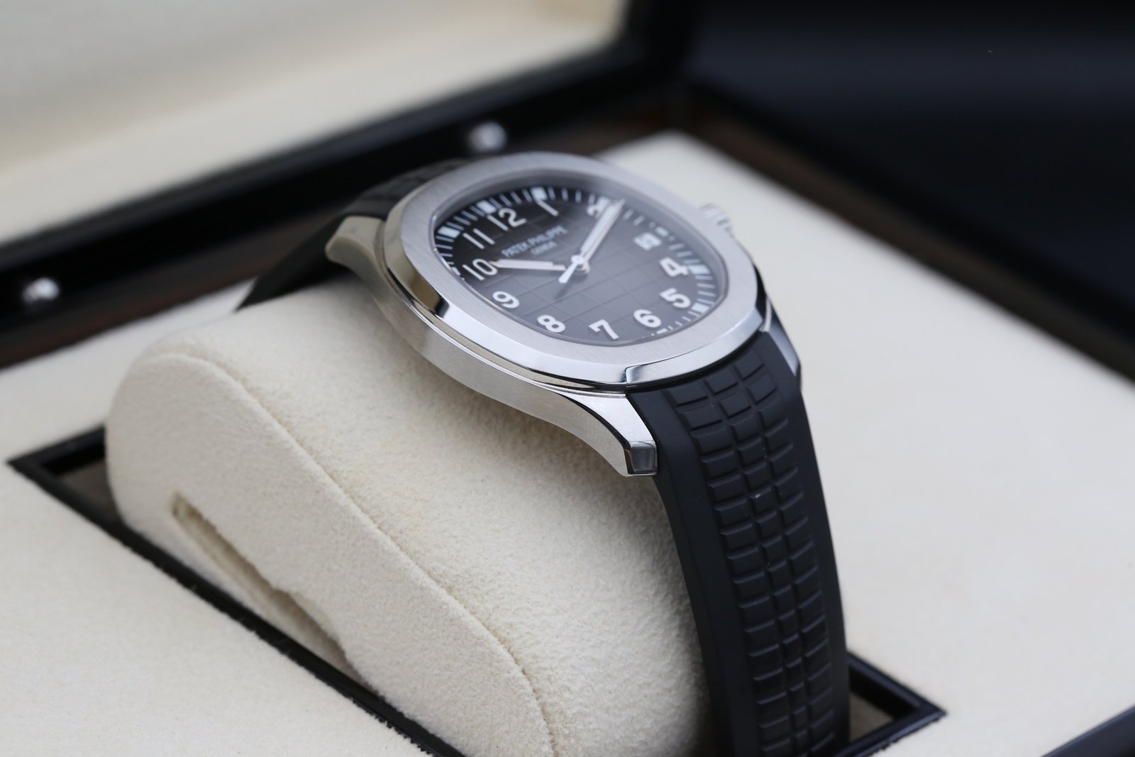 Patek Philippe 5167/1A-001 Black AQUANAUT 40mm 2021 9 3d99ce49 05a5 49a4 a9a0 ba4760f2ba89