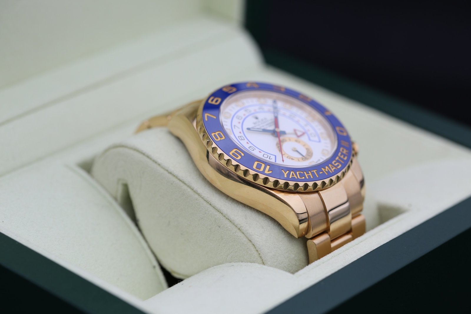 Rolex 116688 White YACHT-MASTER II 44mm 2014 9 42647731 aceb 40bf a169 8cbc7820bc17 1