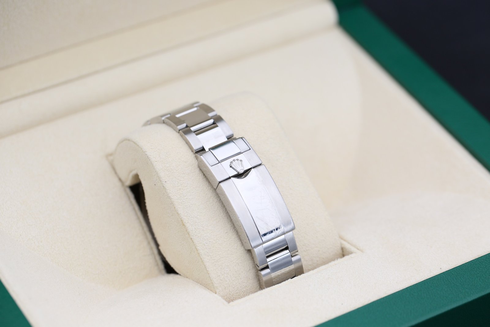 Rolex 116680 White YACHT-MASTER II 44mm 2019 10 4ca229f8 c4f3 4779 af33 8d134e88d6ec