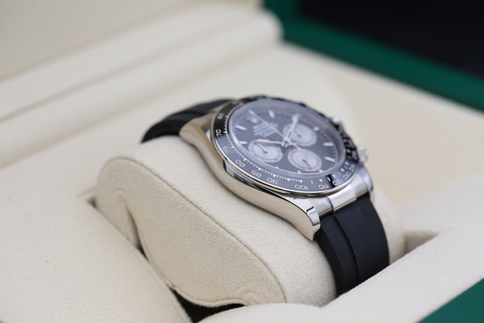 Rolex 126519LN Black DAYTONA 40mm 2023 Baby Le MANS 9 4de918b1 fc3b 421d 83cc 15fe92a41907