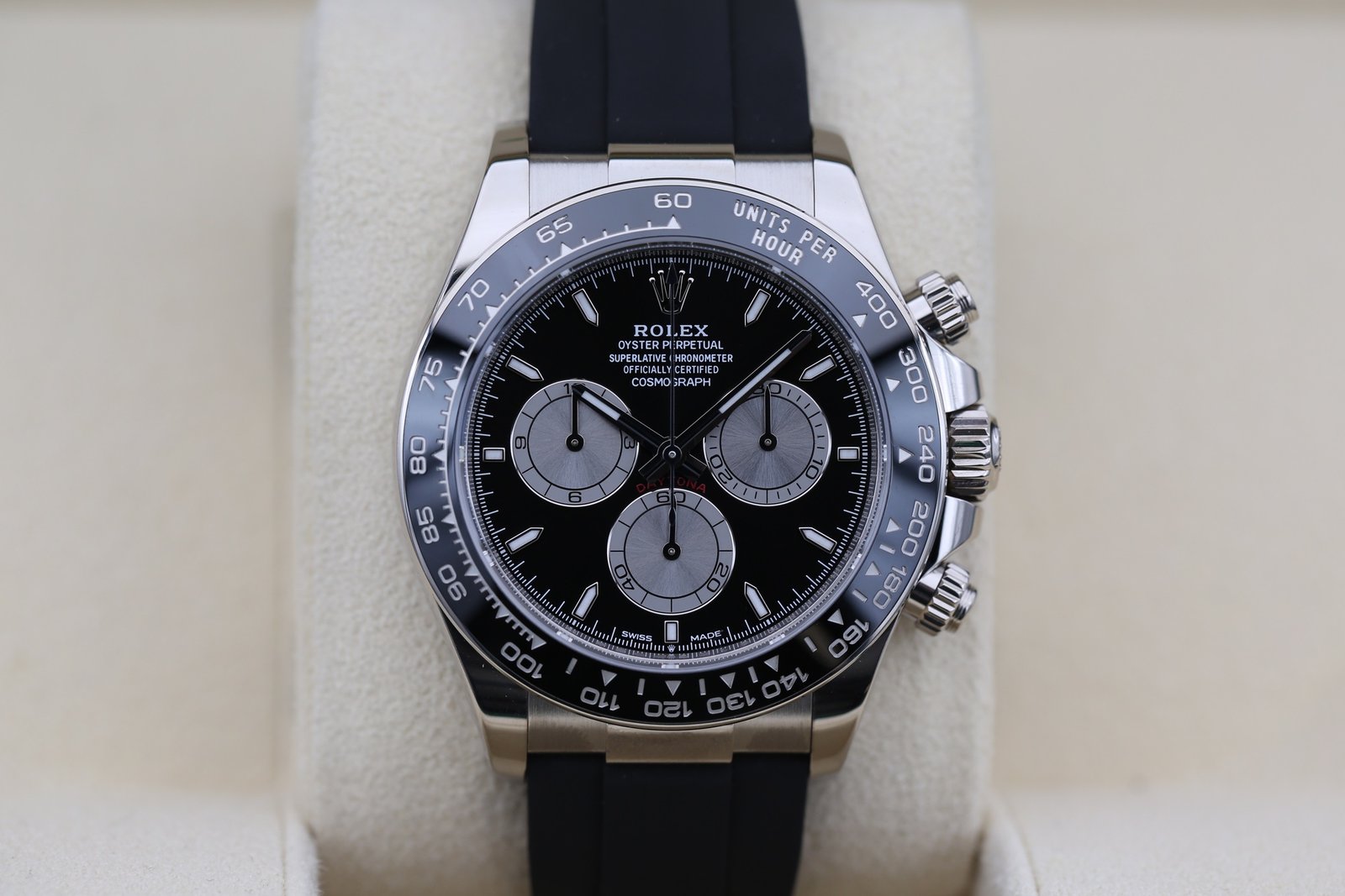 Rolex 126519LN Black DAYTONA 40mm 2023 Baby Le MANS 3 5b6c7ca2 5978 4a18 a42f 822e3cd8e7bd