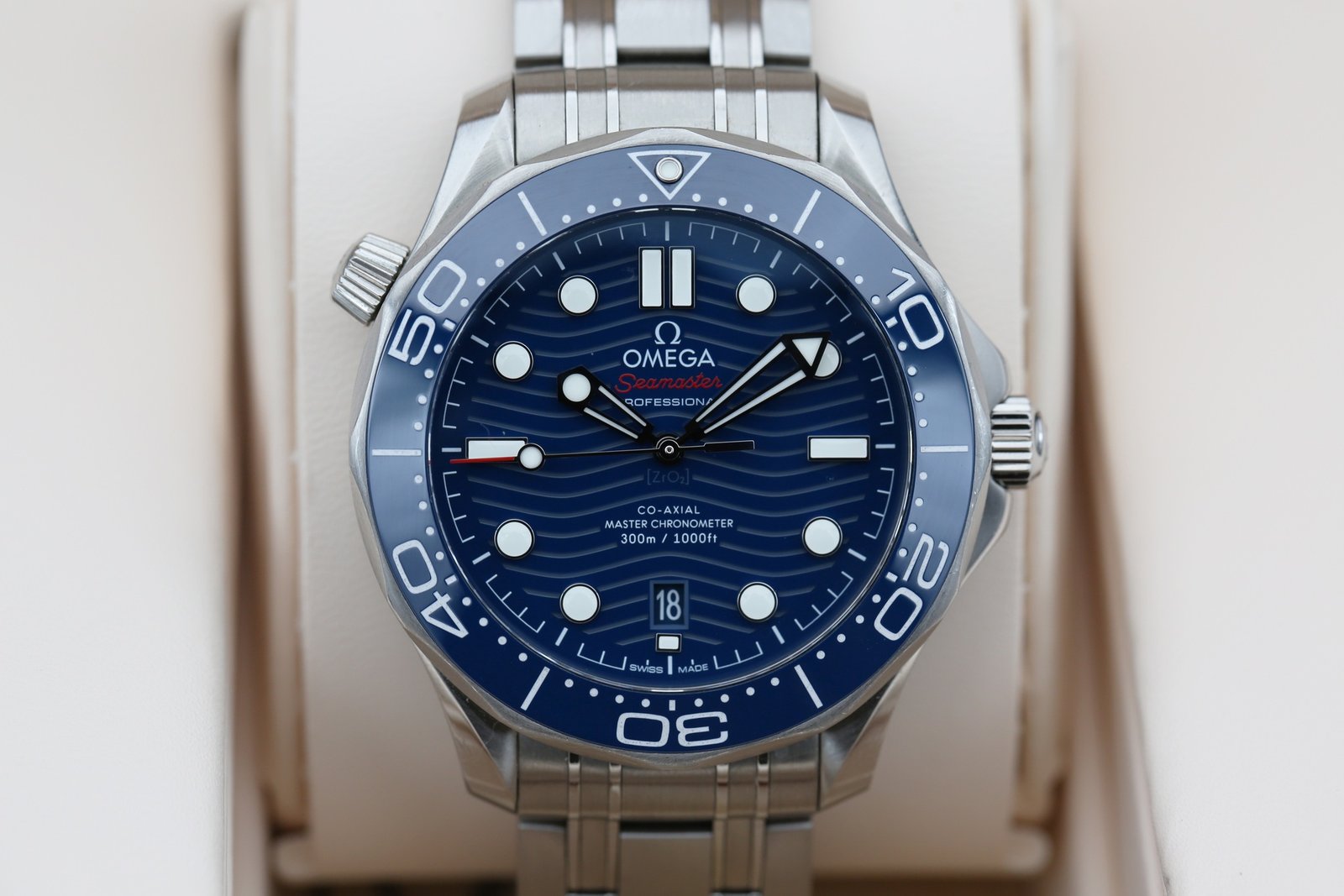 Omega 210.30.42.20.03.001 Blue SEA MASTER 42mm 2020 3 Omega 210.30.42.20.03.001 Blue Seamaster 42mm