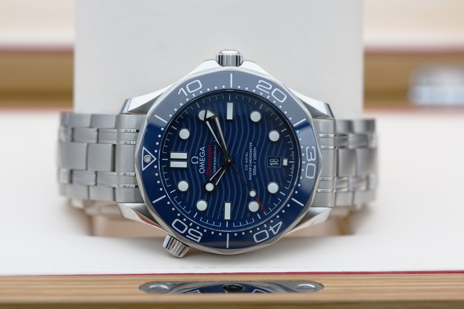 Omega 210.30.42.20.03.001 Blue SEA MASTER 42mm 2020 5 6b3d1441 91b5 40ef 8bc5 04c18b7f7774