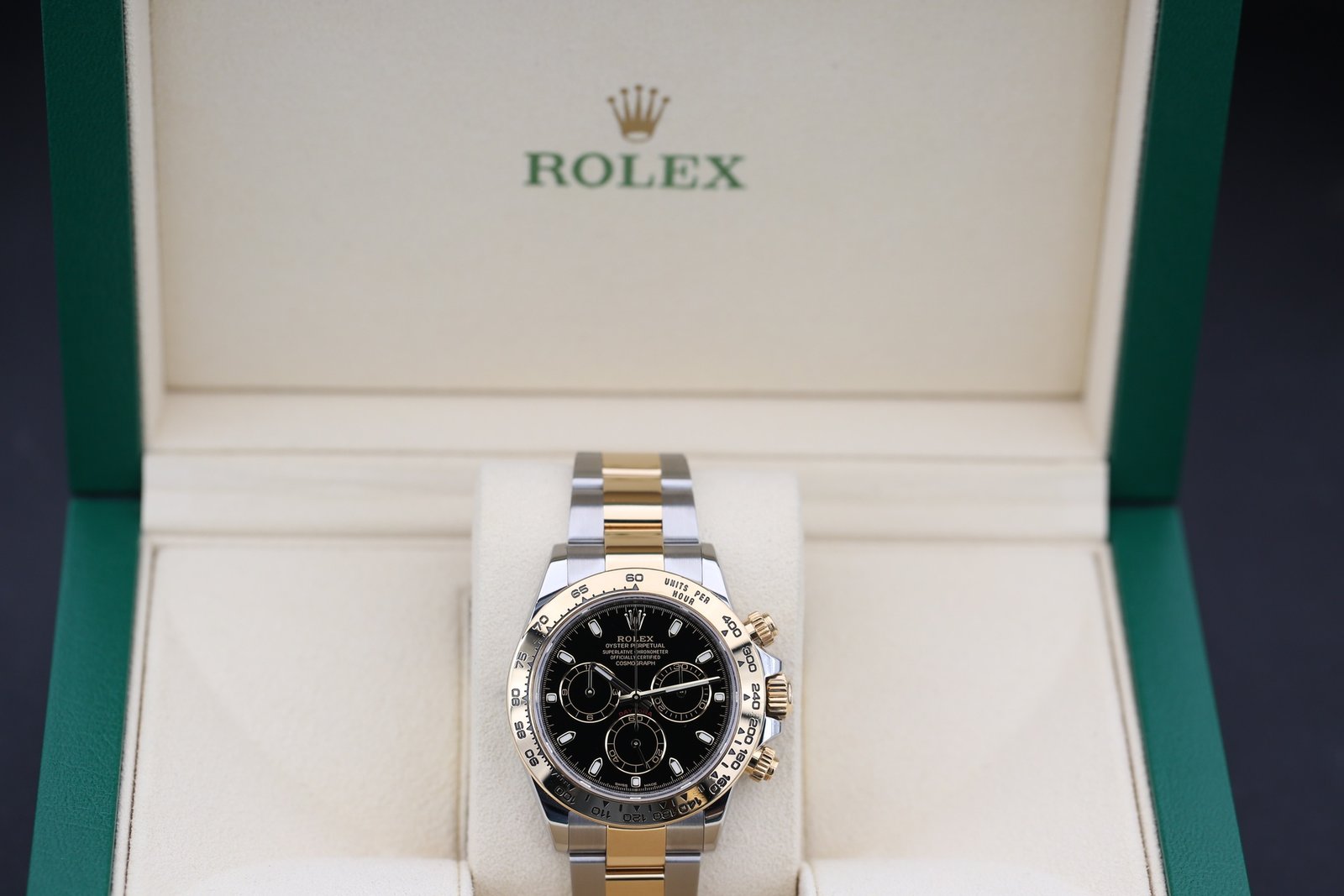 Rolex 116503 Black DAYTONA 40mm 2019 6 74d67405 d370 4caa b797 74e172976c1a