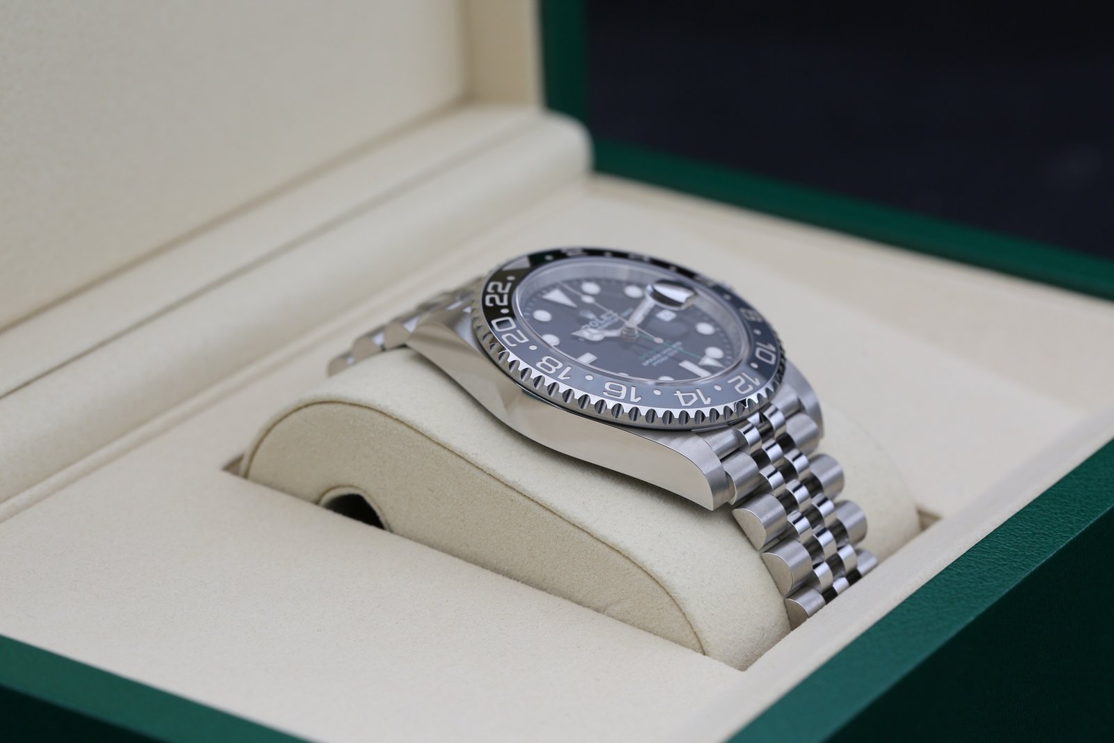 Rolex 126710GRNR Black GMT MASTER II 40mm 2026 Bruce Wayne 9 8881b5ef f802 4032 b23f 3d13c1f012f0 1