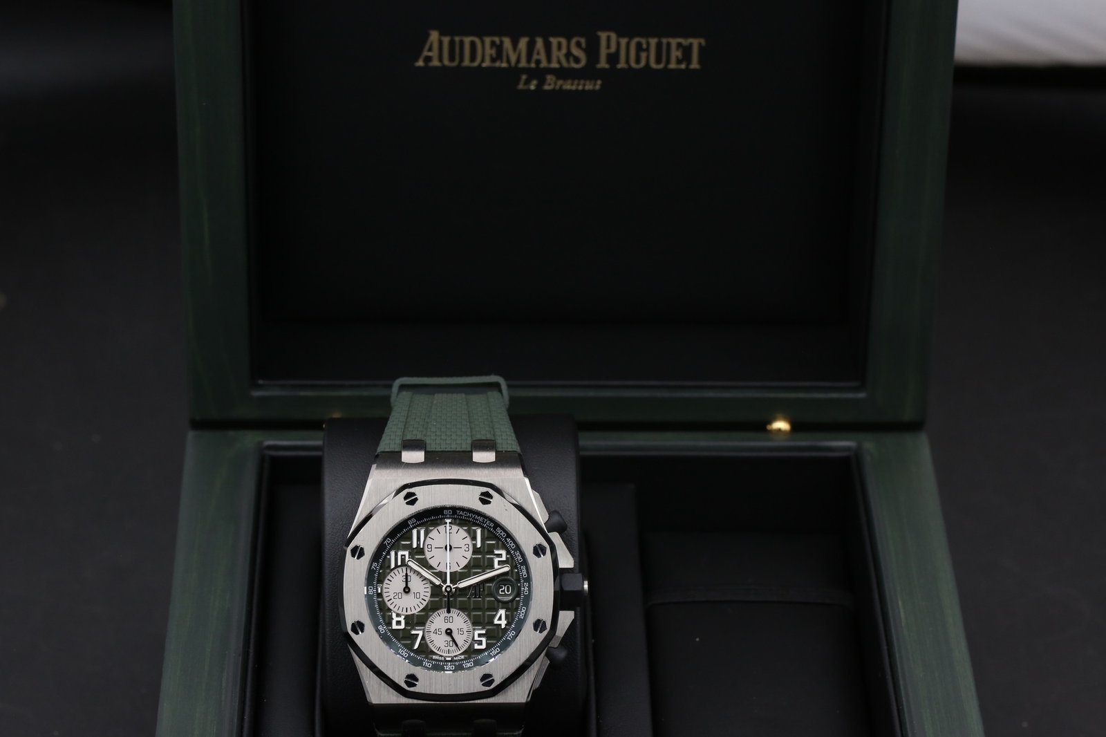 Audemars Piguet 26238TI.OO.A056CA.01 Green ROYAL OAK OFFSHORE 42mm 2022 6 920d7158 93b2 4426 90d5 2e34e901bb5e