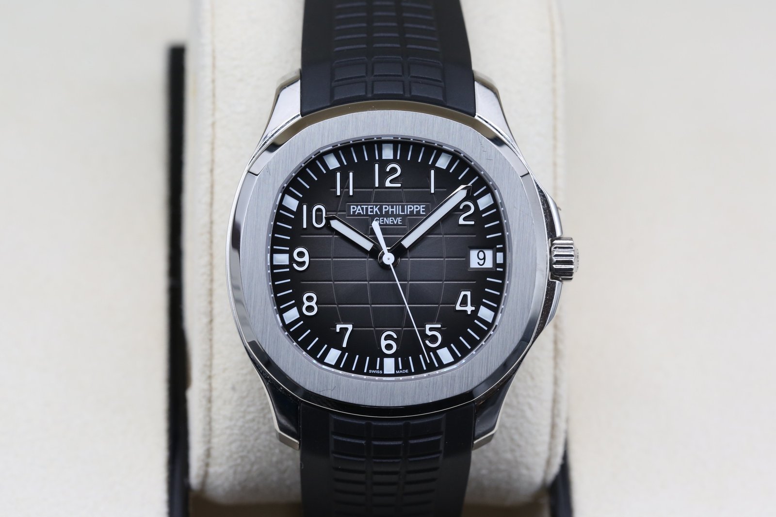 Patek Philippe 5167/1A-001 Black AQUANAUT 40mm 2021 3 a5730fe3 ecaf 4302 901f 117e8ef102b0