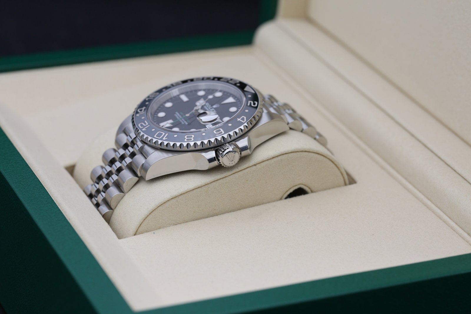 Rolex 126710GRNR Black GMT MASTER II 40mm 2026 Bruce Wayne 8 a714351a 2d4e 4845 b4a8 c5759204256c 1