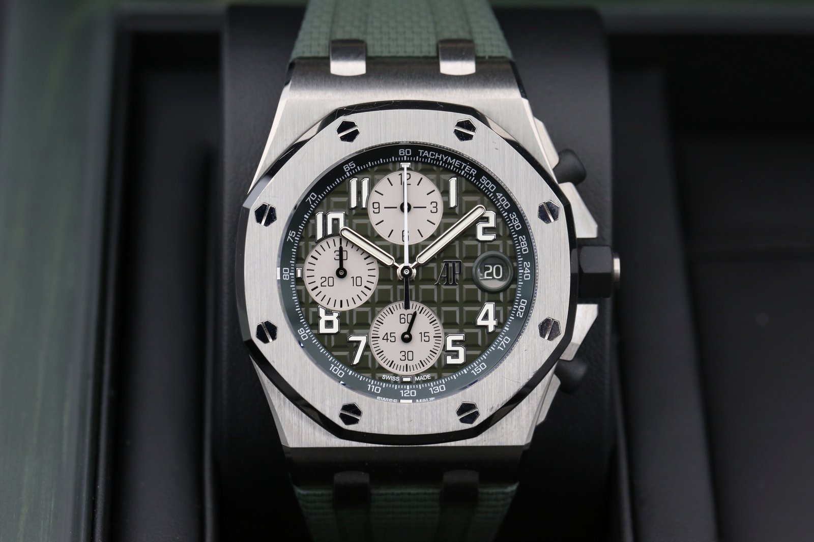 Audemars Piguet 26238TI.OO.A056CA.01 Green ROYAL OAK OFFSHORE 42mm 2022 3 ab31dc01 7eb2 4a74 87ab ff11631cb395