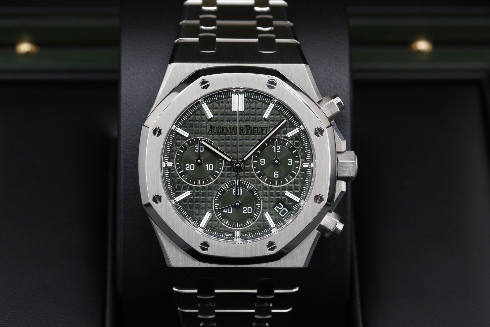 Audemars Piguet 26240ST.OO.1320ST.04 Green ROYAL OAK CHRONOGRAPH 41mm 2025 3 abb1c122 cfb8 43b7 a6b1 81eb9e01f79a