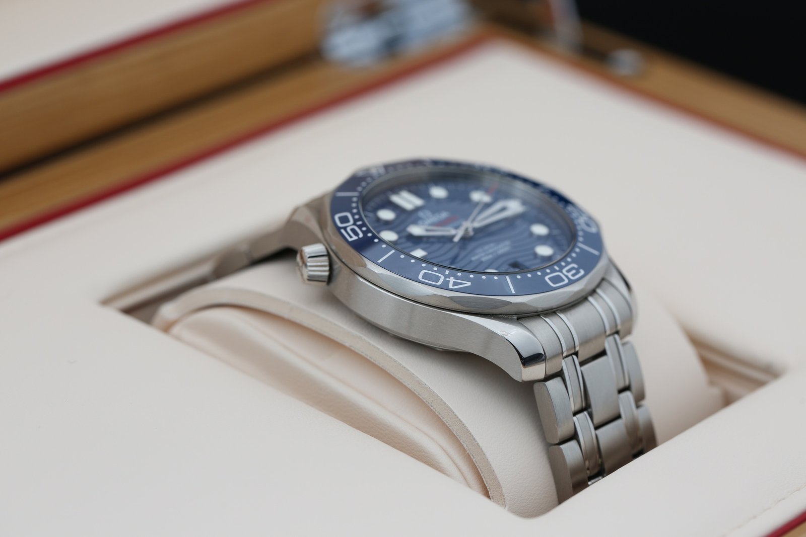 Omega 210.30.42.20.03.001 Blue SEA MASTER 42mm 2020 8 e404ce62 61fc 4c48 9218 2fb74f8f0aeb
