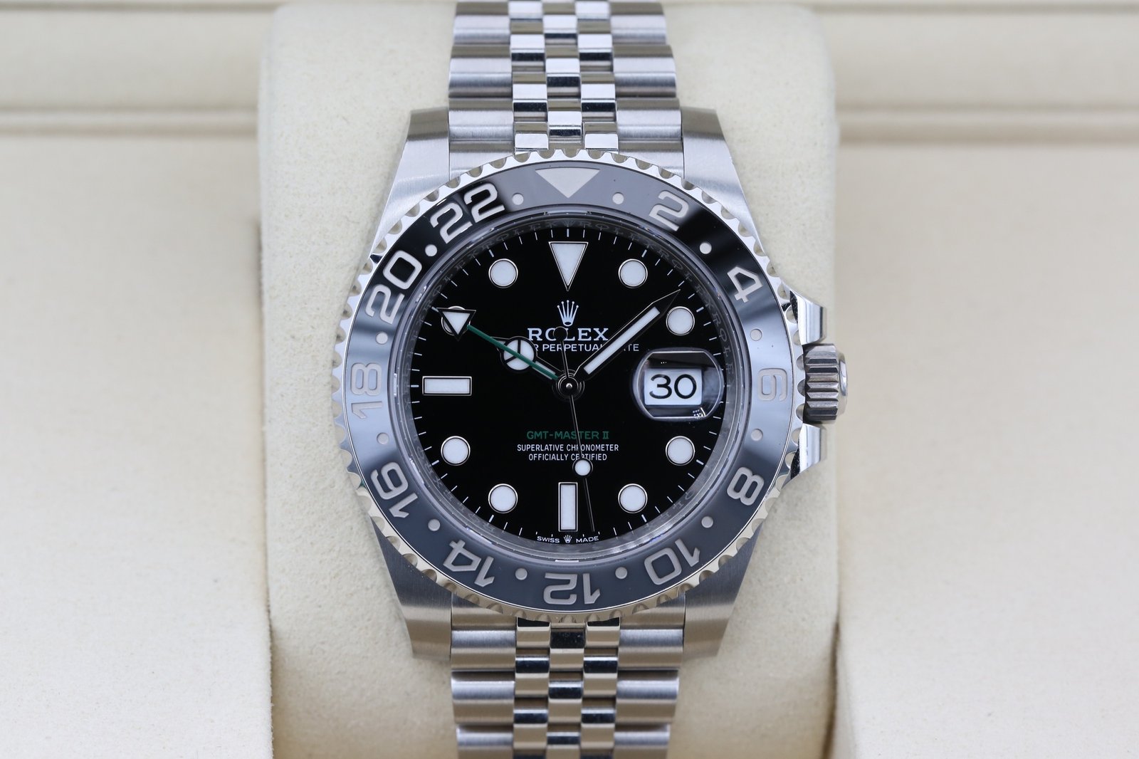 Rolex 126710GRNR Black GMT MASTER II 40mm 2025 Bruce Wayne 3 e6fb41ef 1fa5 4d67 900a 0165ded1de40